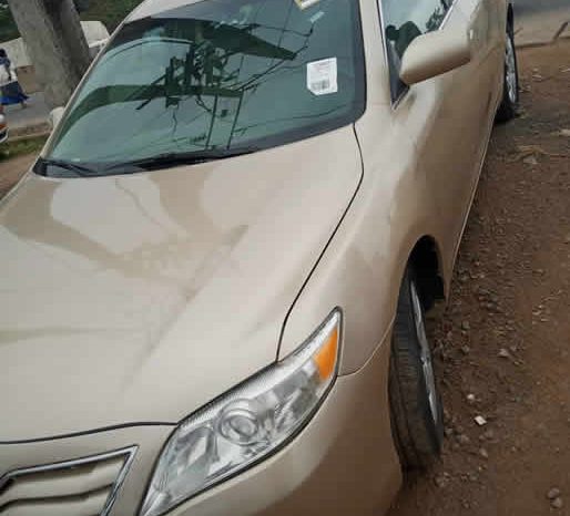 Toyota Camry 2010 full