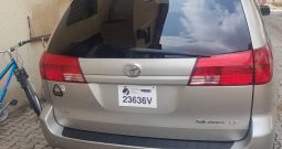 Toyota Sienna 2004