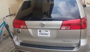 Toyota Sienna 2004