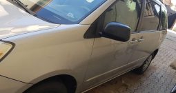 Toyota Sienna 2004