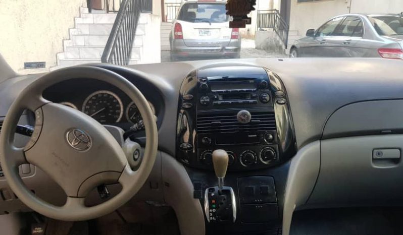 Toyota Sienna 2004 full
