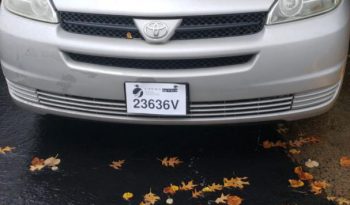 Toyota Sienna 2004 full