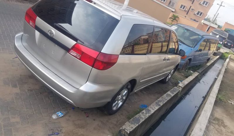 Toyota Sienna 2009 full
