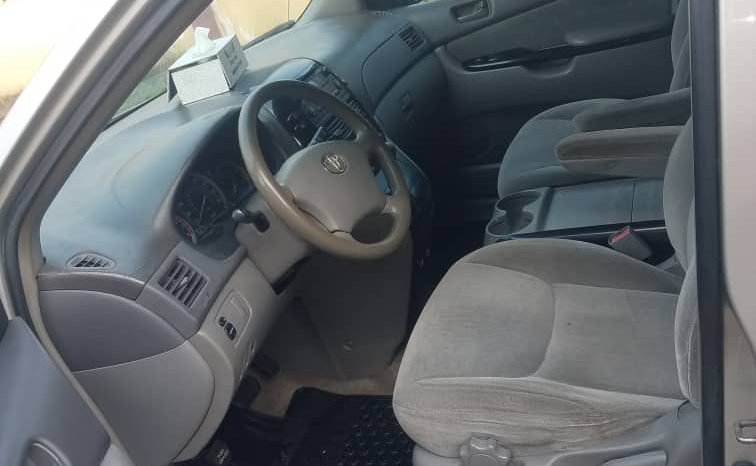 Toyota Sienna 2009 full