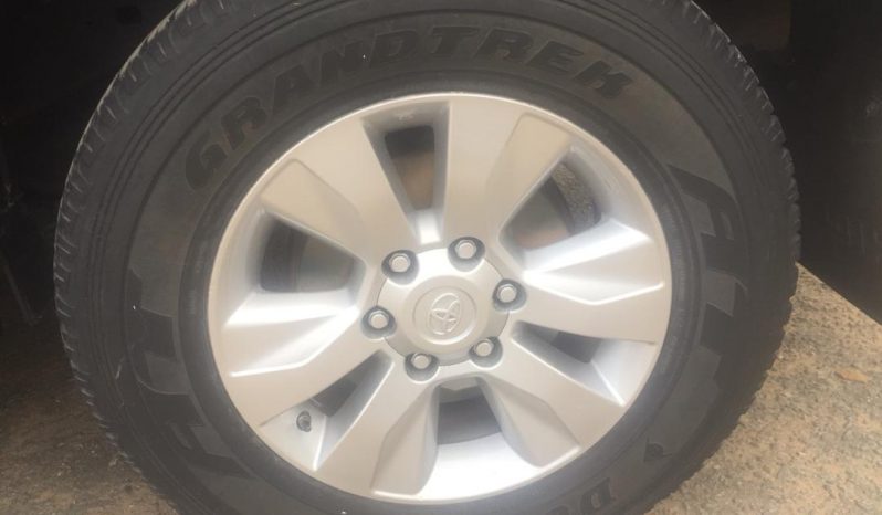Toyota Hilux SR5 black 2018 full