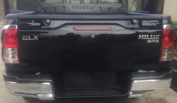 Toyota Hilux SR5 black 2018 full