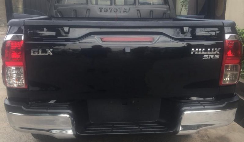 Toyota Hilux SR5 black 2018 full