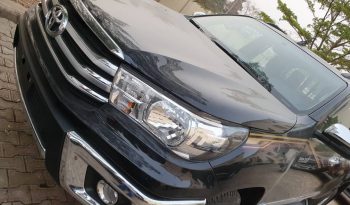 Toyota Hilux SR5 black 2018 full